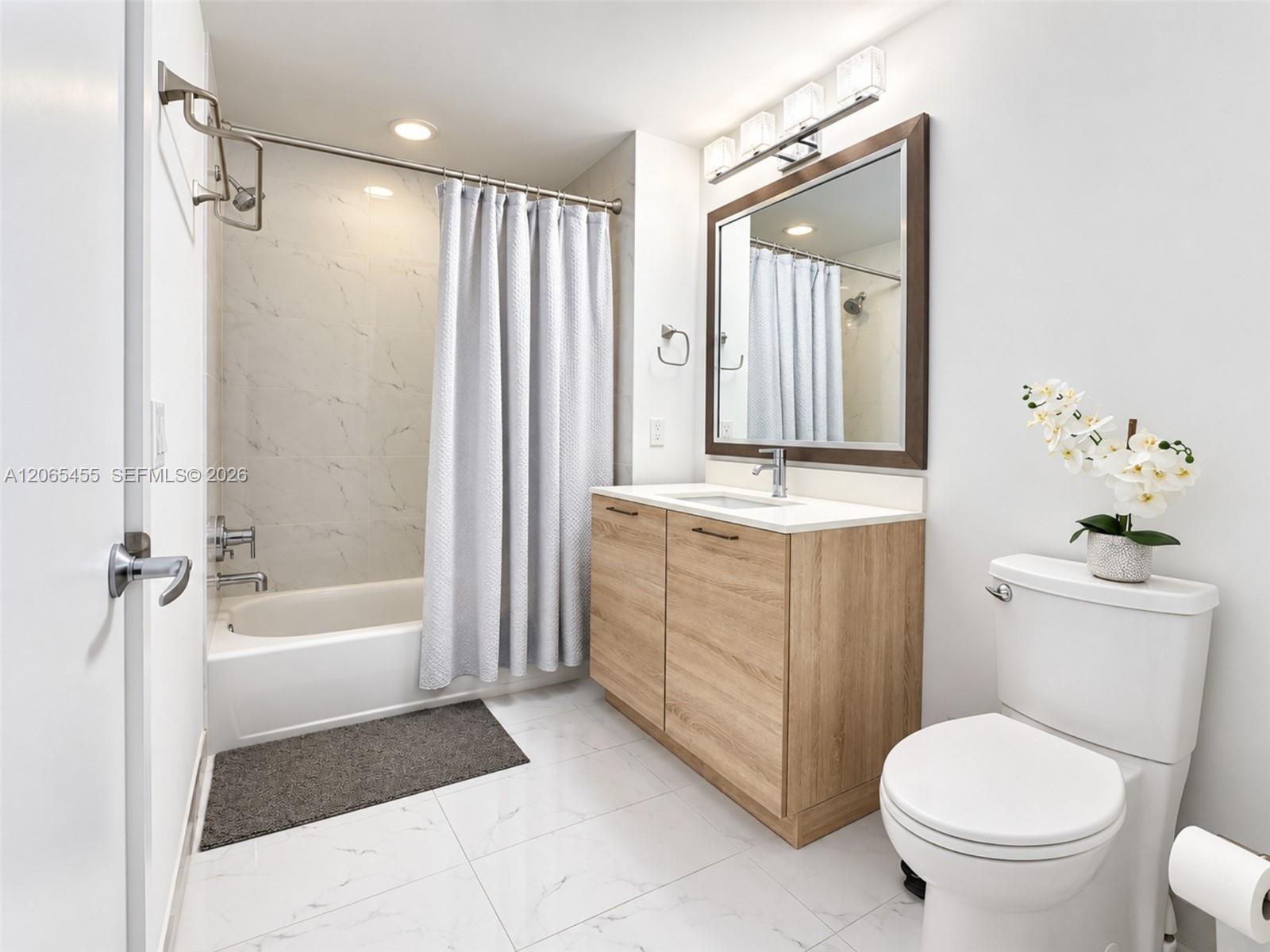 16385 Biscayne Blvd # 419 Property Photo 8
