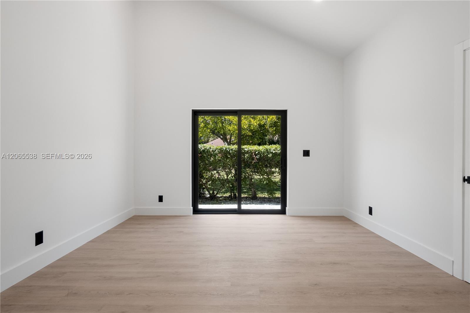 1543 Sw 1st Avenue Property Photo 14
