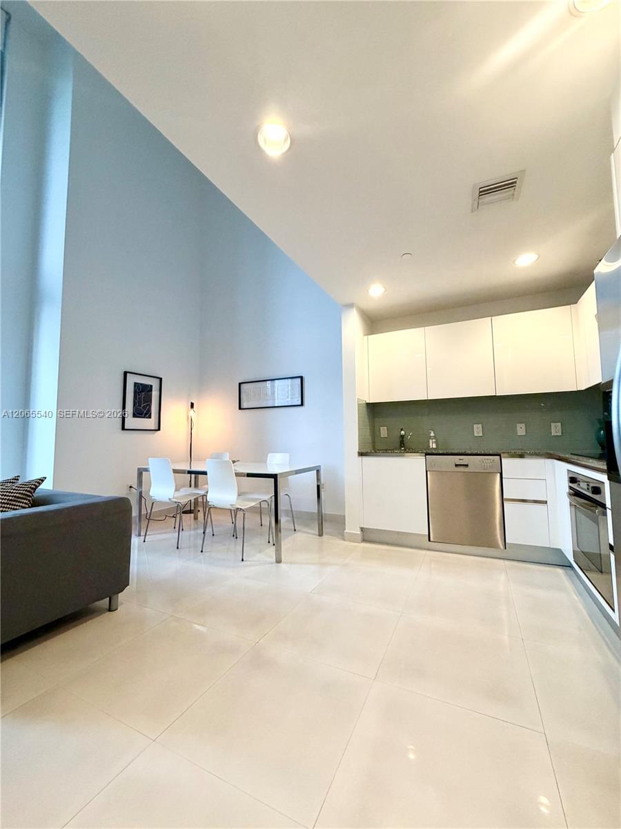 1050 W Brickell Avenue 206 Property Photo 5