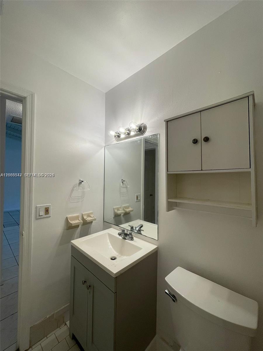 A12065542 Property Photo 3