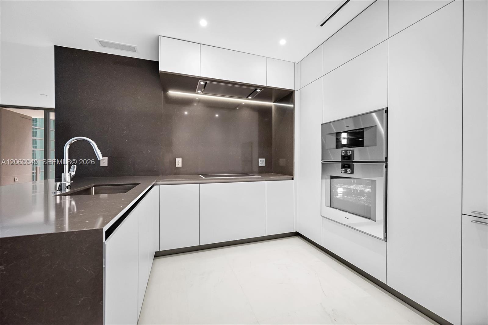 300 Biscayne Blvd Way 2309 Property Photo 6