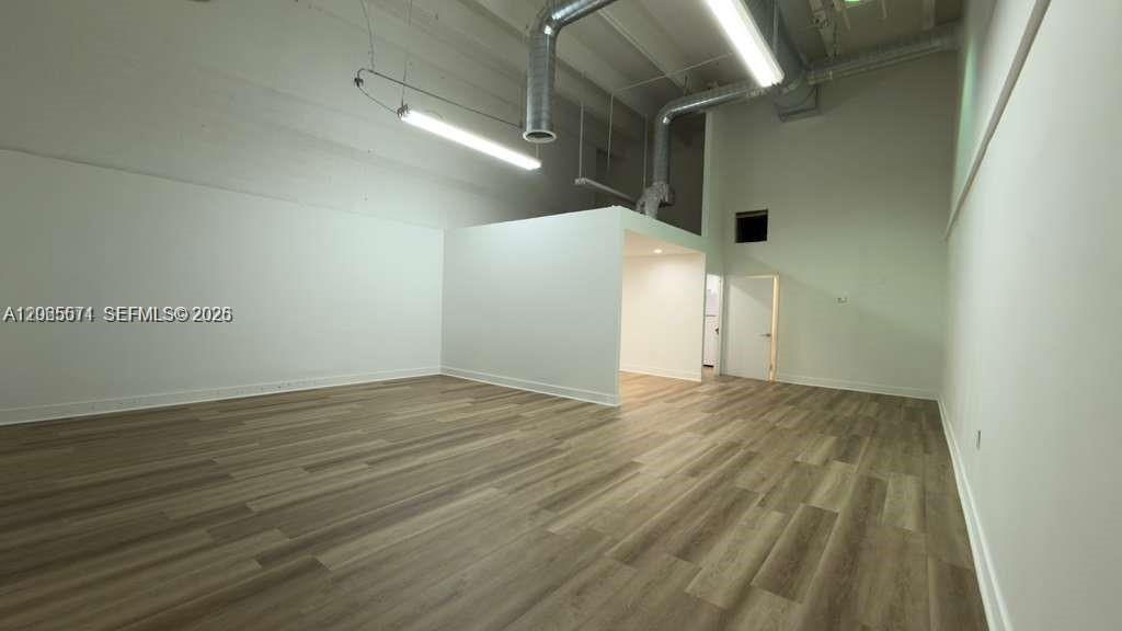 1671 W 37th Street 1 Property Photo 4