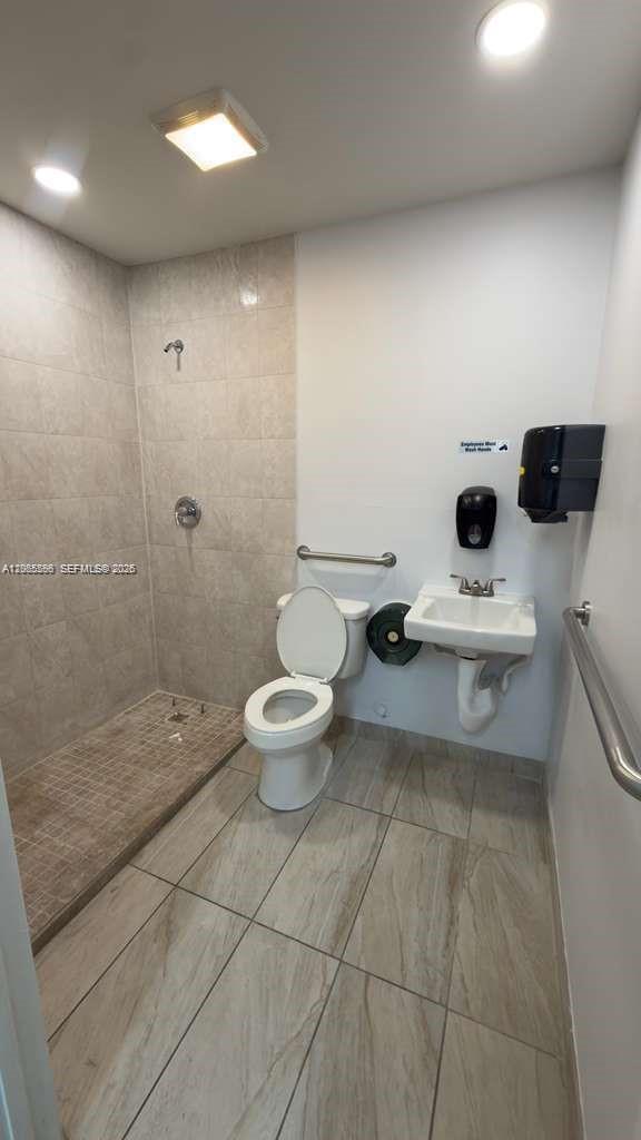 1671 W 37th Street 2 Property Photo 18