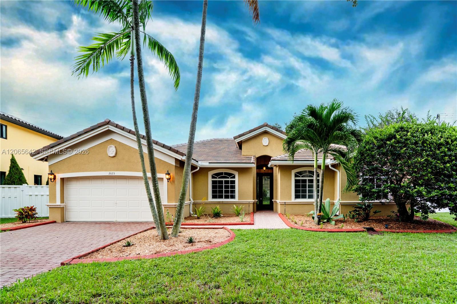 2823 Poinciana Circle Property Photo 1