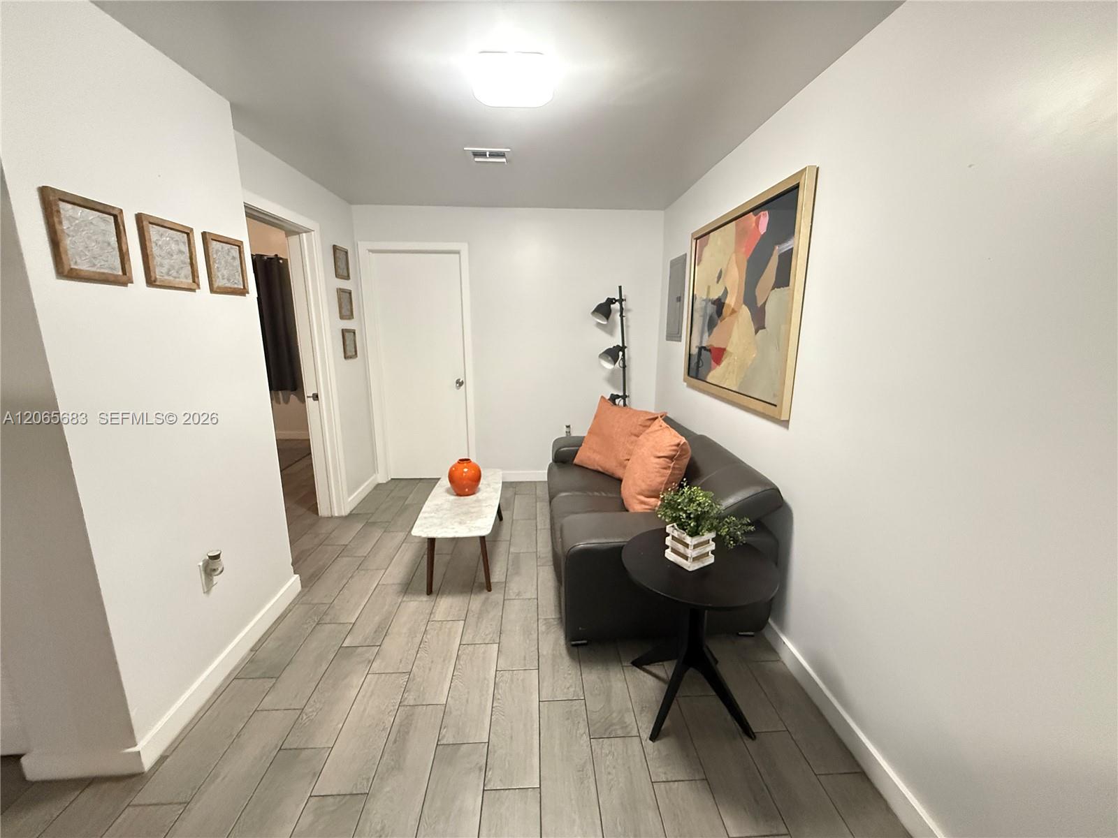 1604 Sw 9th Street B Property Photo 7
