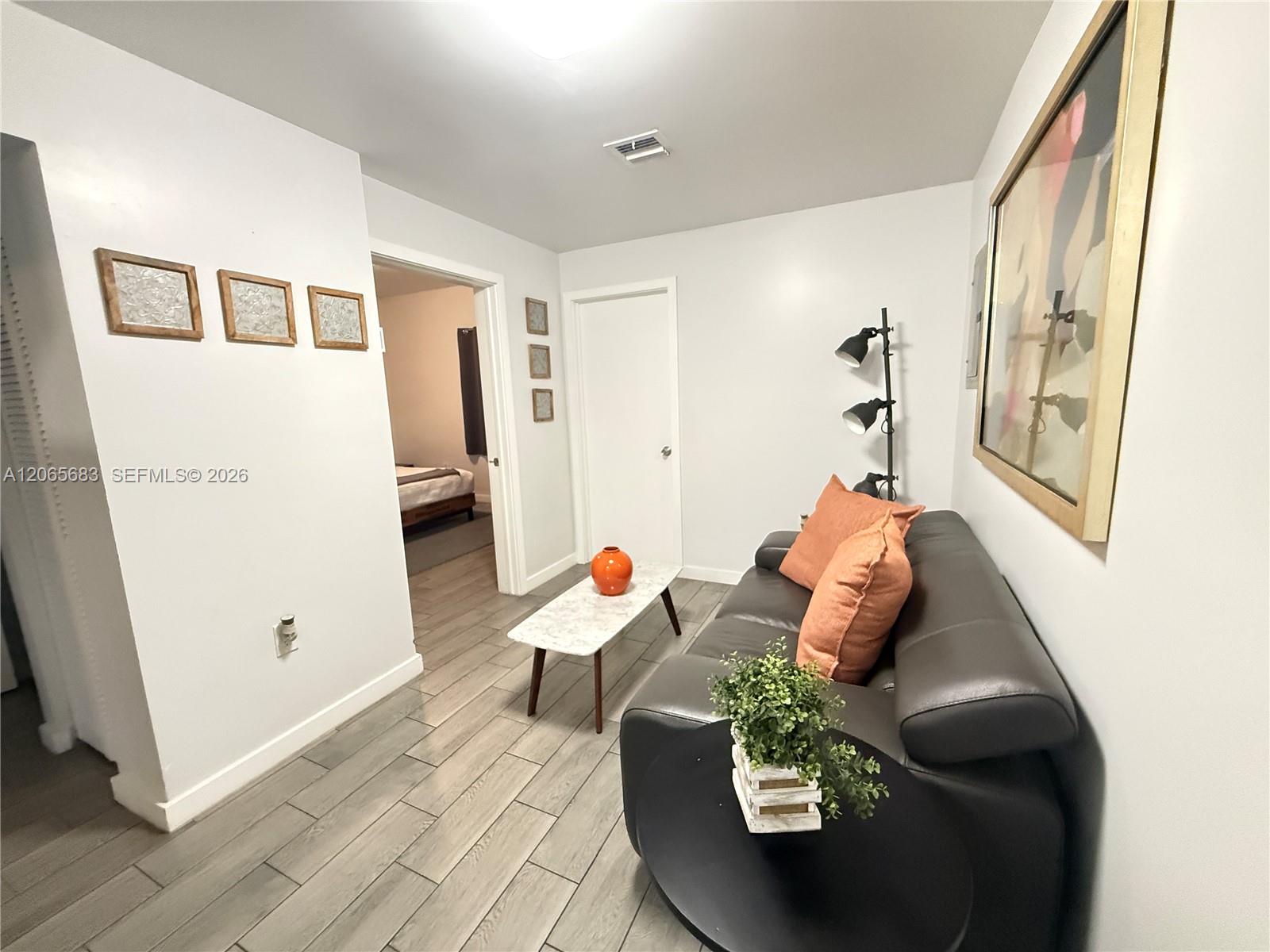 1604 Sw 9th Street B Property Photo 8