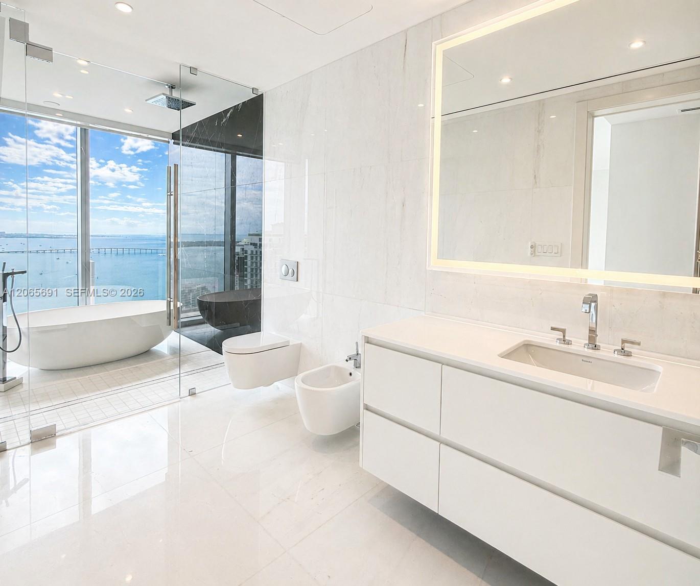 300 Biscayne Boulevard Way 4201e Property Photo 5