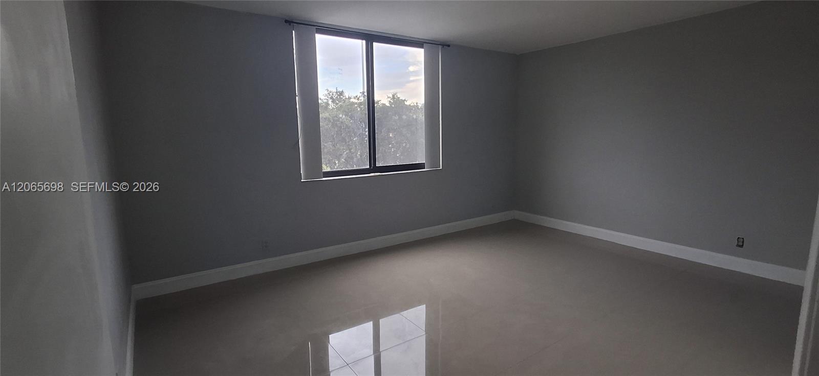 901 Hillcrest Drive 311 Property Photo 4