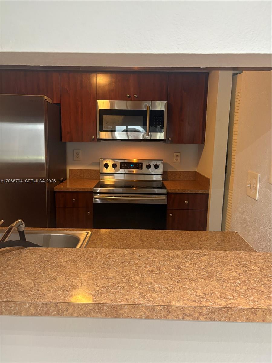 18236 Mediterranean Boulevard 3-12 Property Photo 9