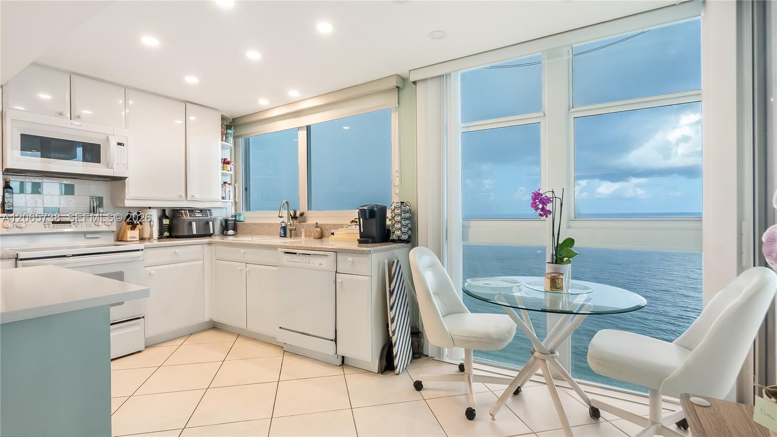 1370 S Ocean Boulevard 2801 Property Photo 10