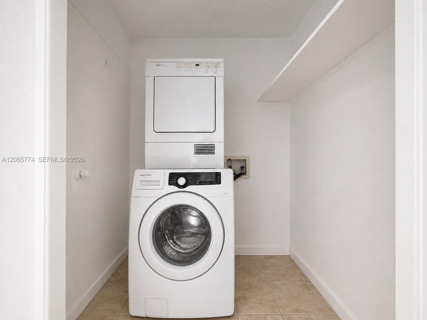 5401 Collins Avenue 832 Property Photo 12