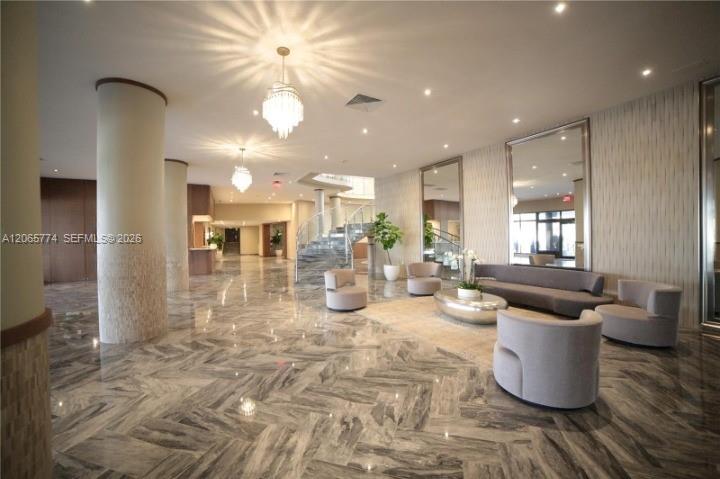 5401 Collins Avenue 832 Property Photo 16