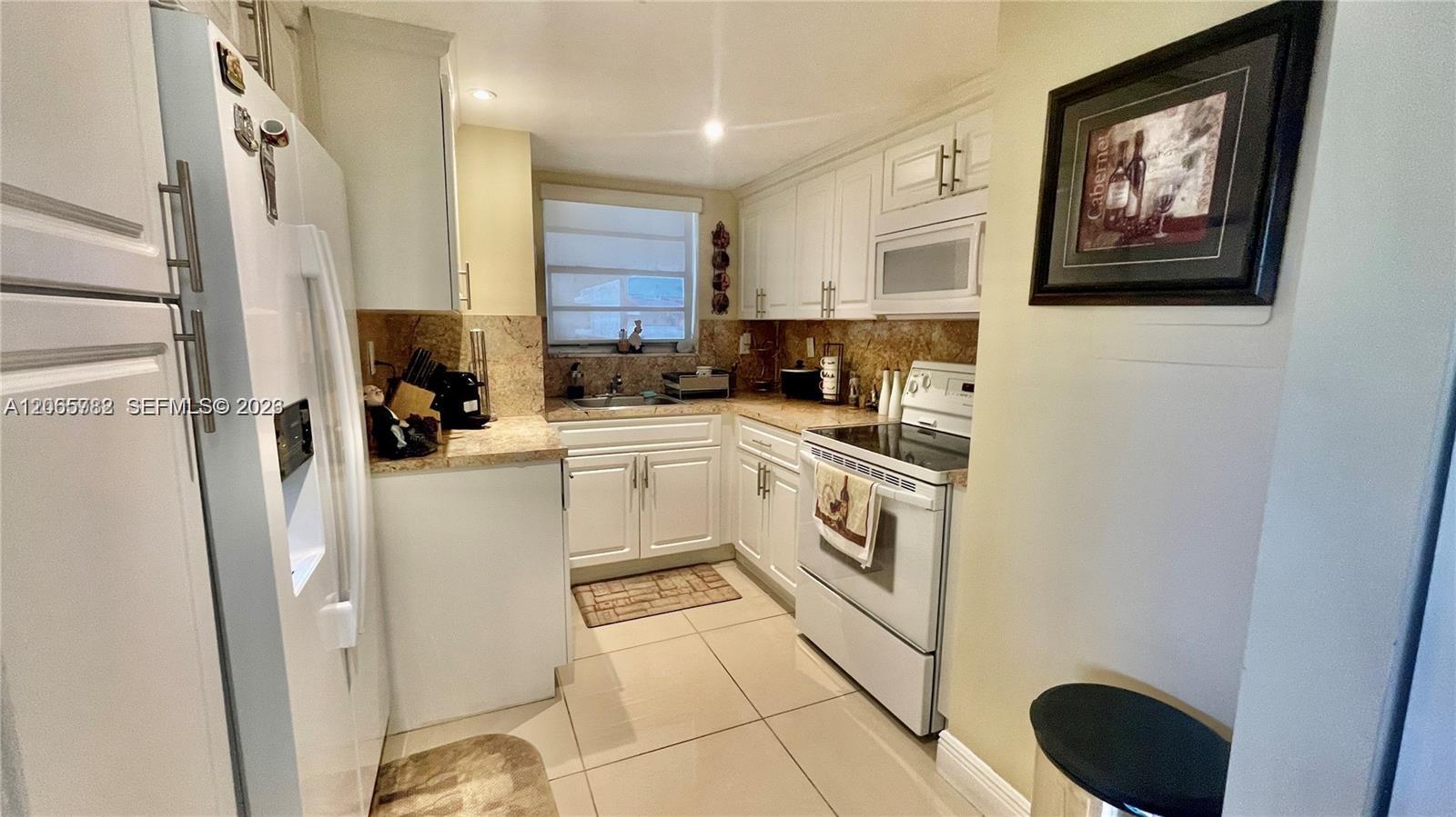 8850 Fontainebleau Boulevard 401 Property Photo 9
