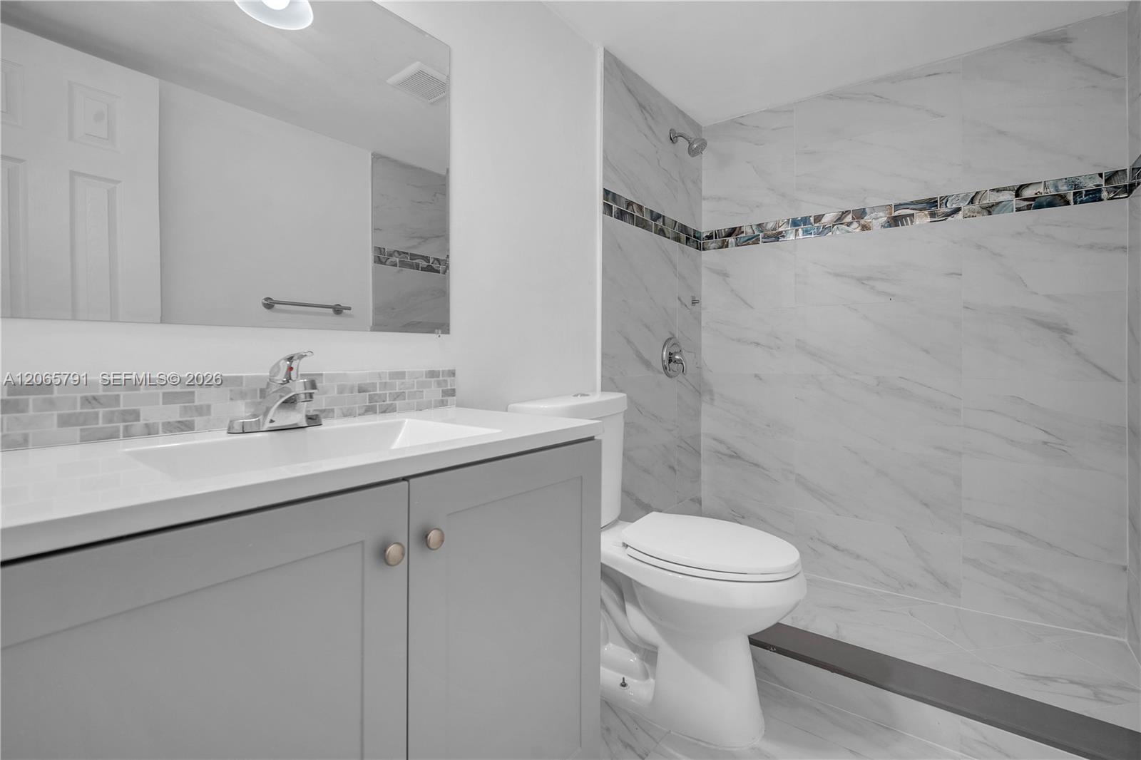 414 Se 14th Street 3 Property Photo 10