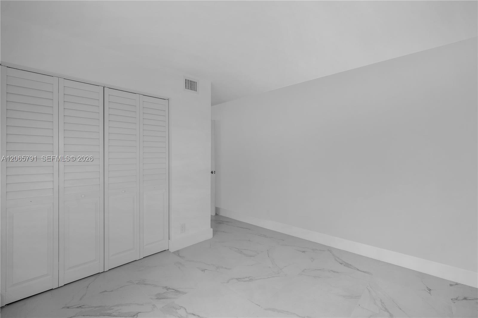 414 Se 14th Street 3 Property Photo 12