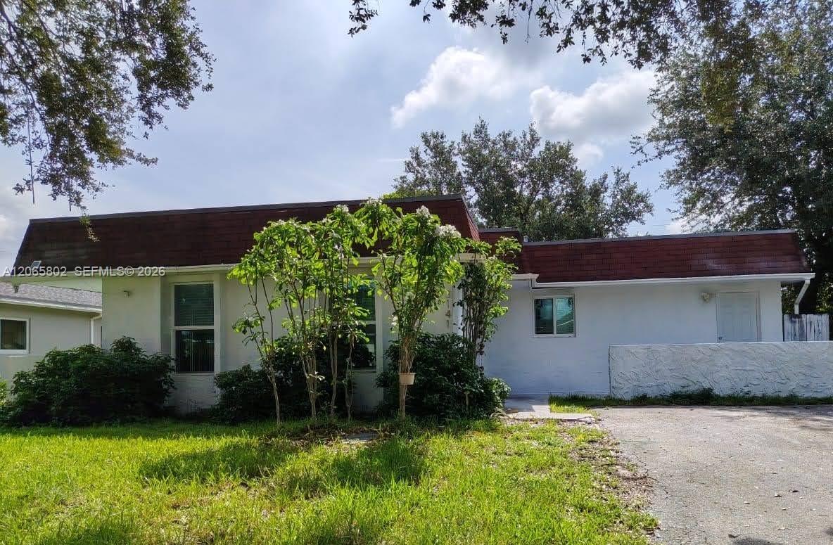 3141 N 73rd Avenue Property Photo 1