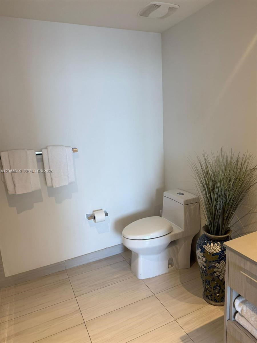4010 S Ocean Drive T3507 Property Photo 13