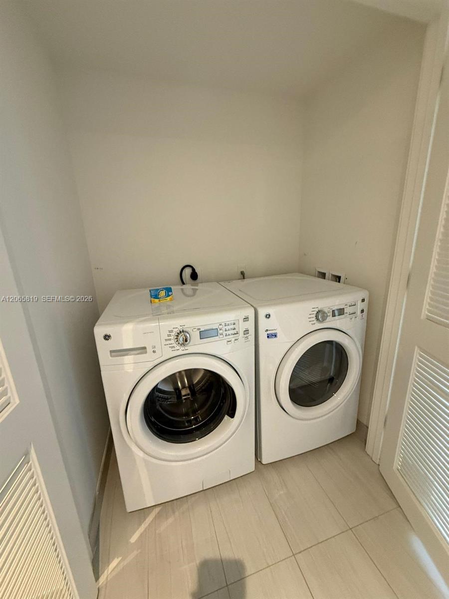 4010 S Ocean Drive T3507 Property Photo 24