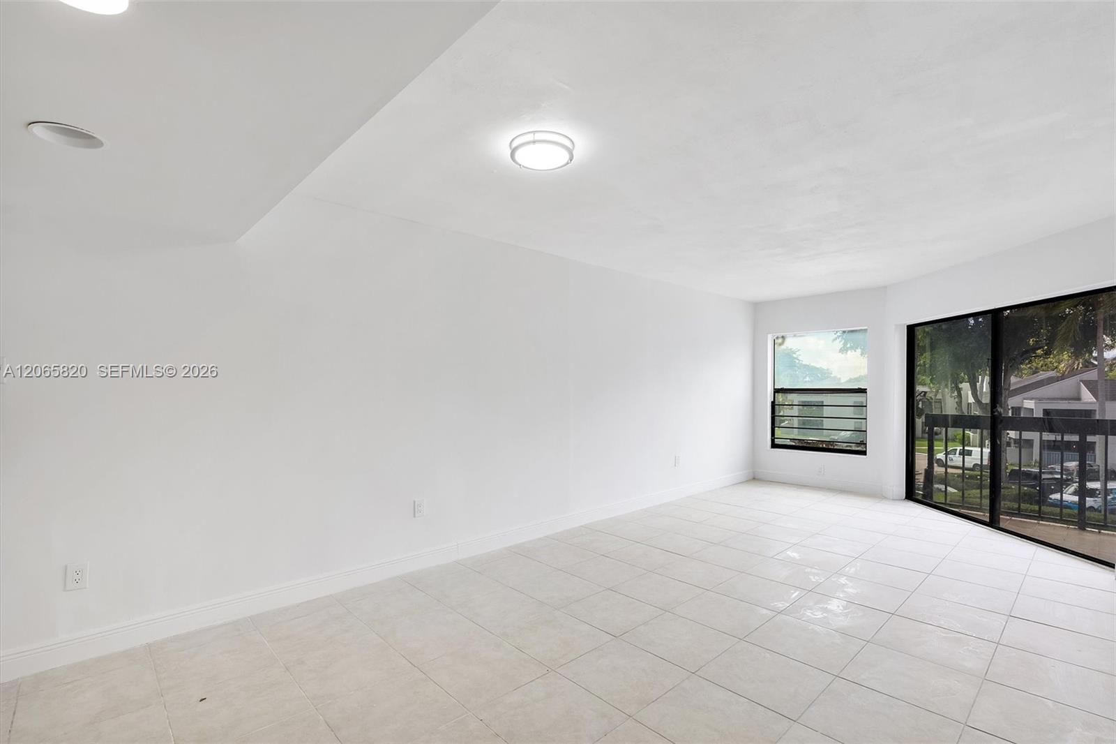 13255 SW 88th Lane 302-CS Property Photo 1
