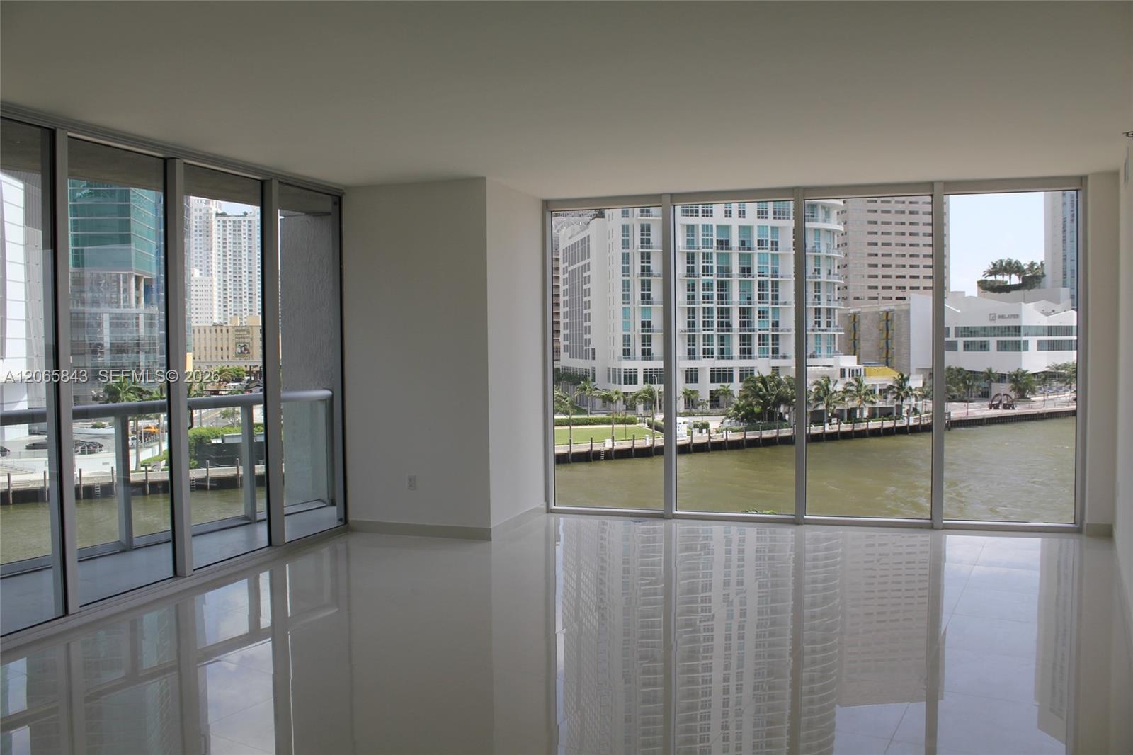 465 Brickell Avenue 502 Property Photo 2