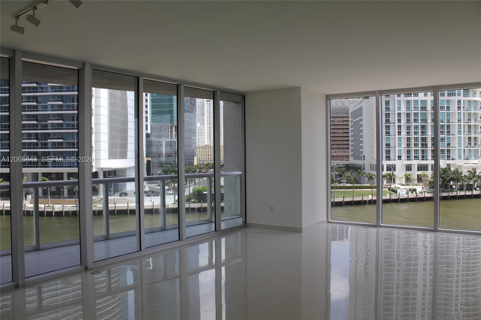 465 Brickell Avenue 502 Property Photo 3