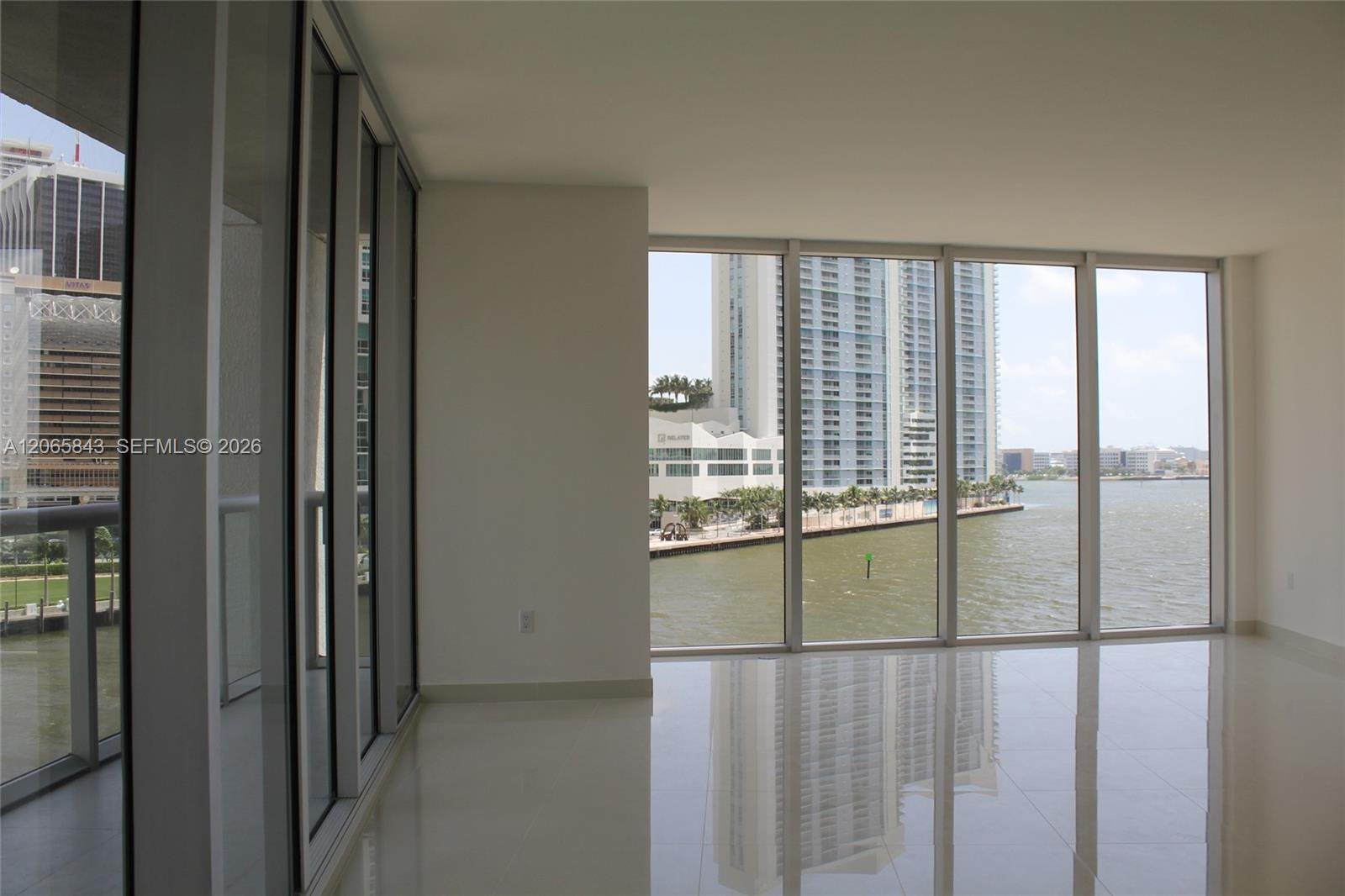 465 Brickell Avenue 502 Property Photo 4