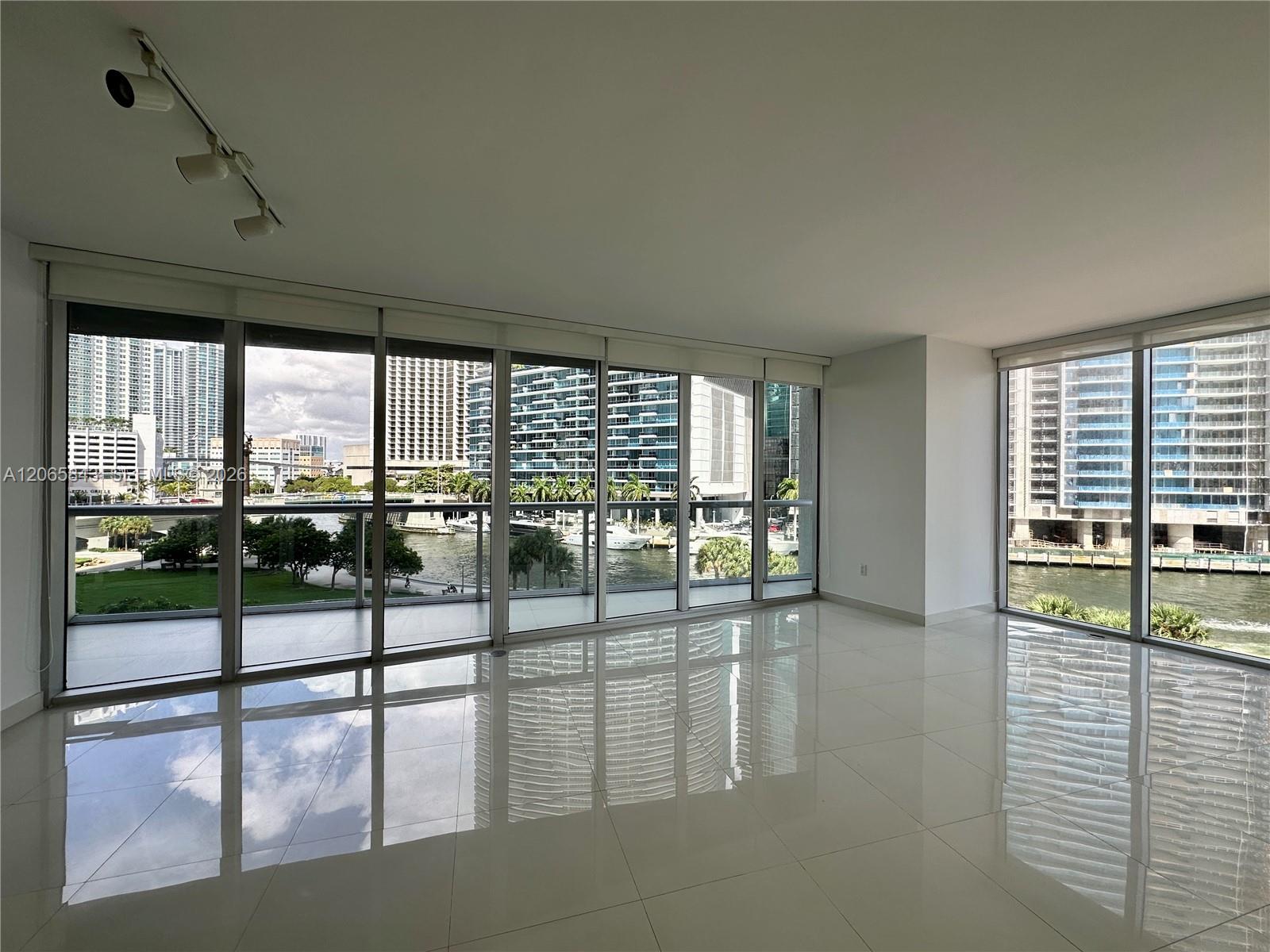 465 Brickell Avenue 502 Property Photo 7