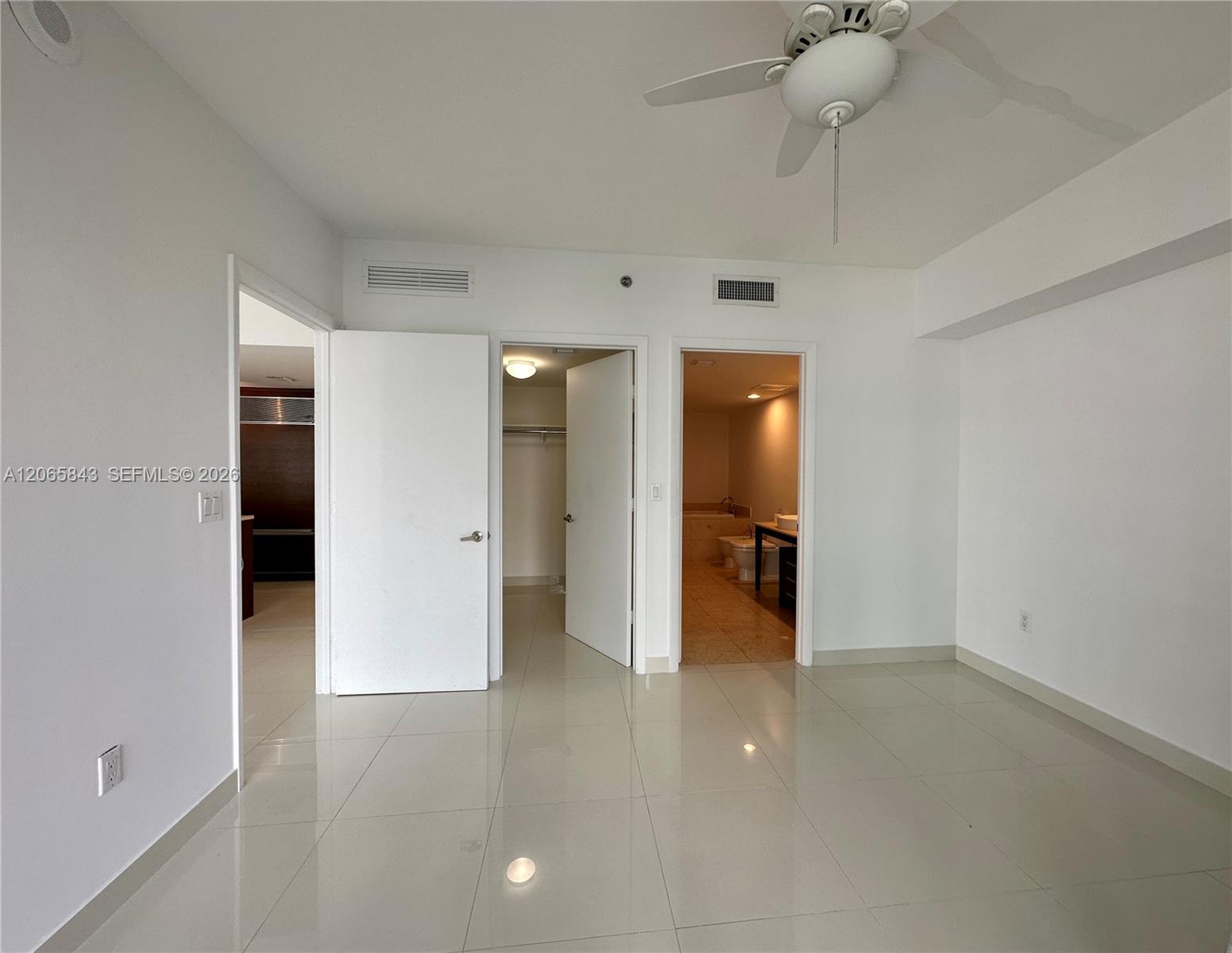 465 Brickell Avenue 502 Property Photo 13