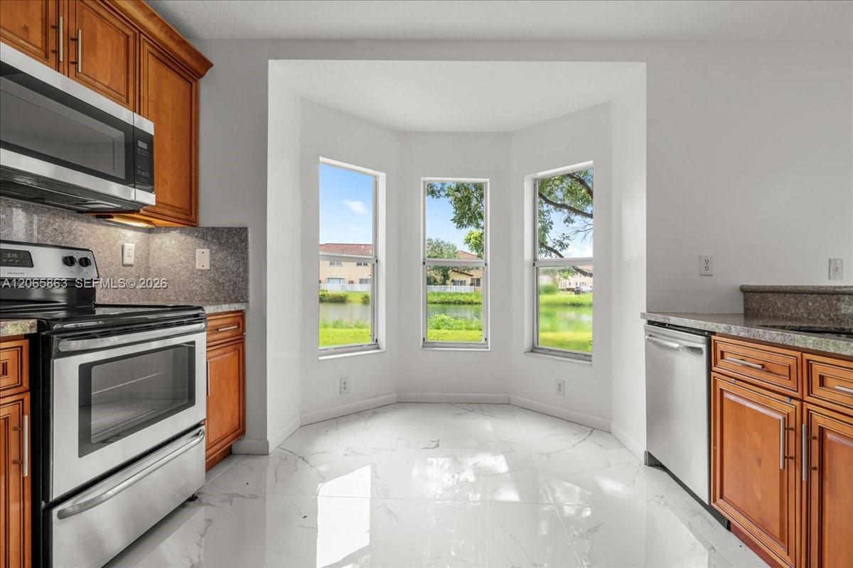 1720 Ne 35 Avenue Property Photo 7