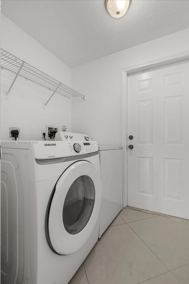 1720 Ne 35 Avenue Property Photo 21