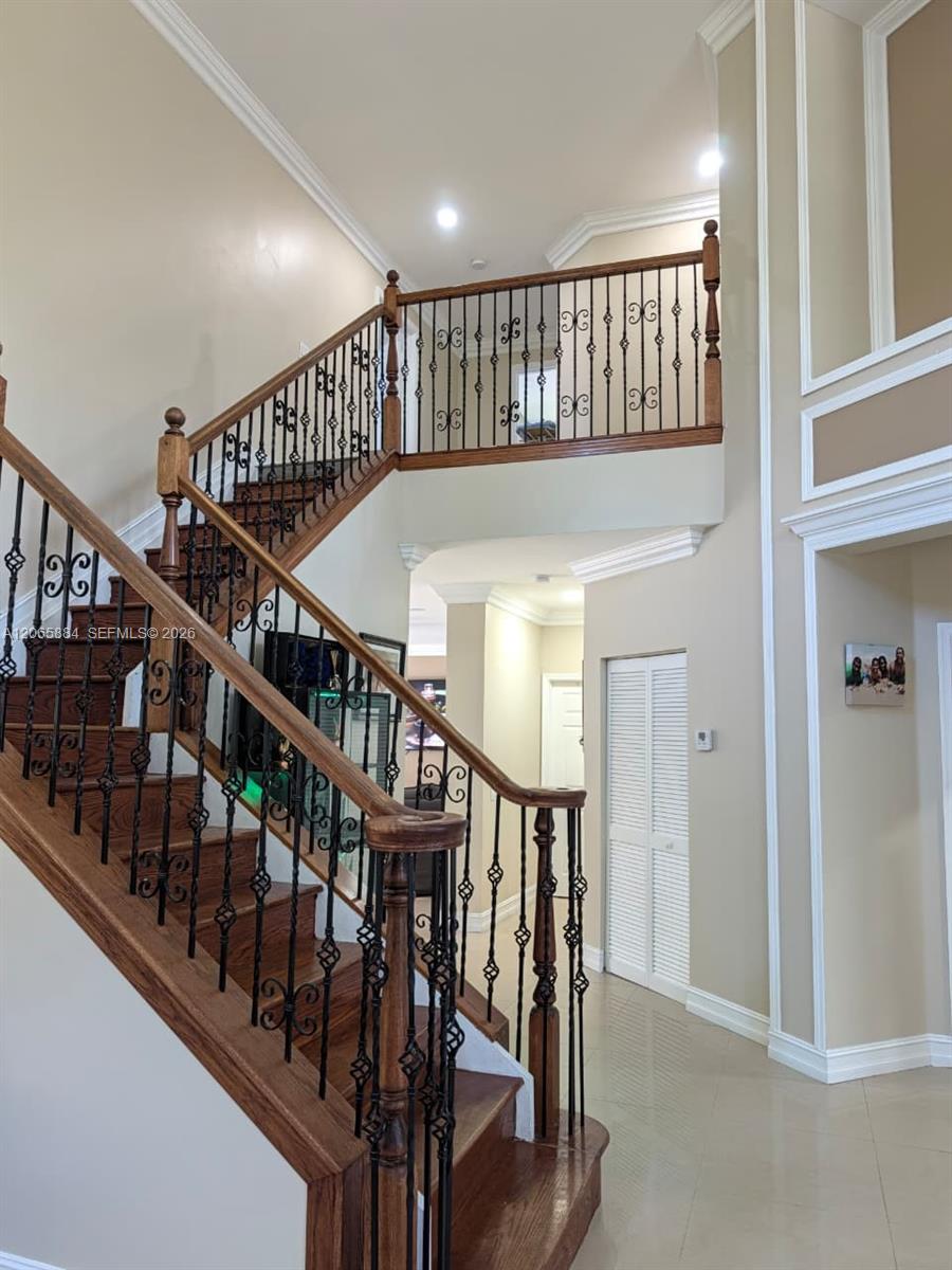 1073 Allamanda Way Property Photo 3