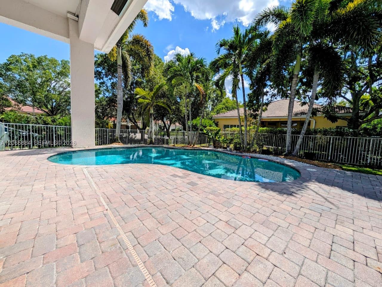 1073 Allamanda Way Property Photo 11