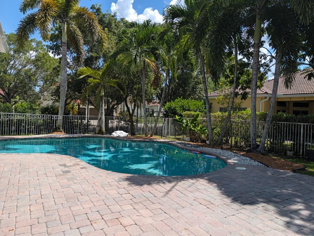 1073 Allamanda Way Property Photo 12