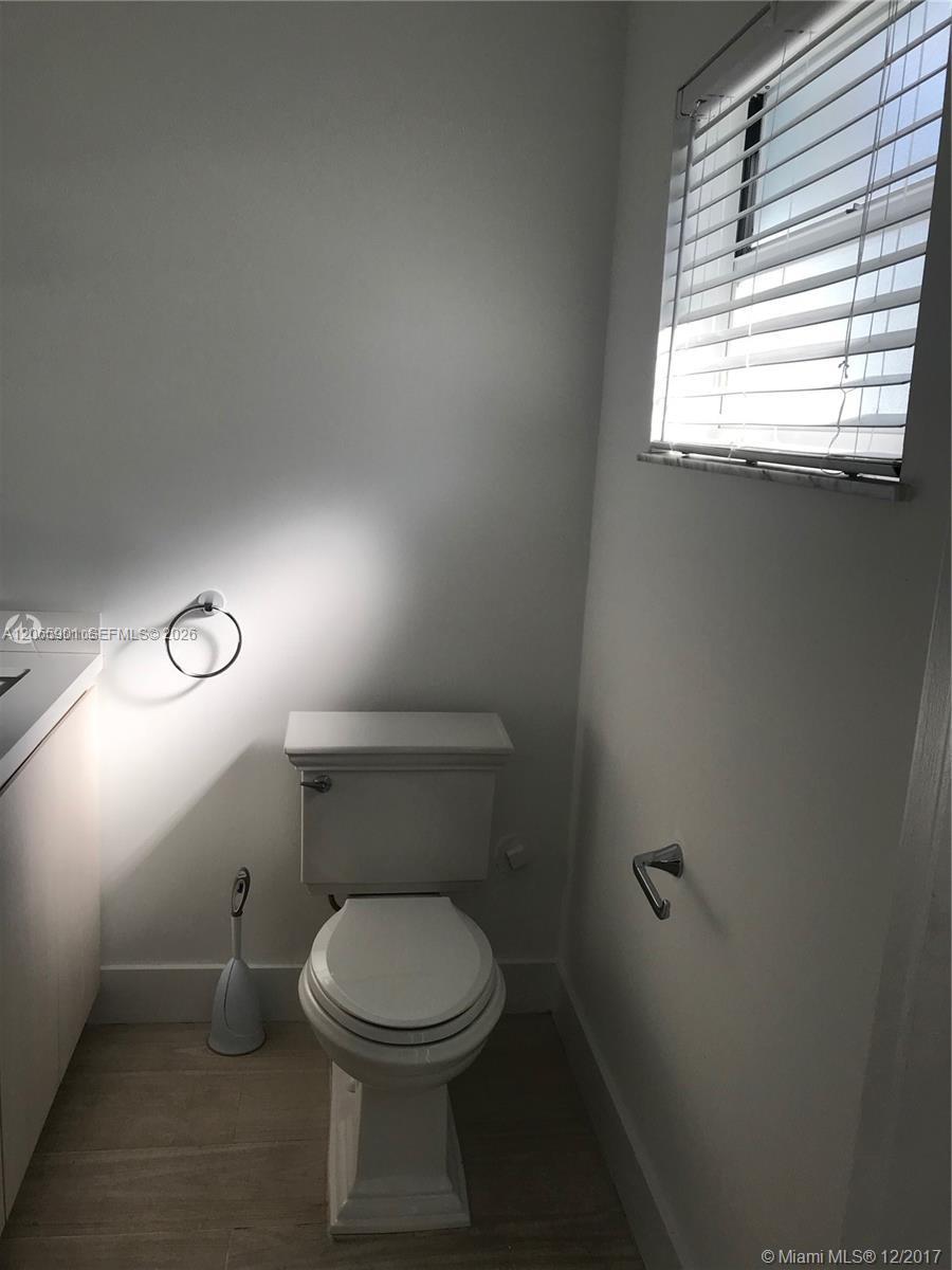 A12065901 Property Photo 11