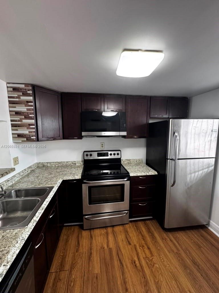 A12065921 Property Photo 4