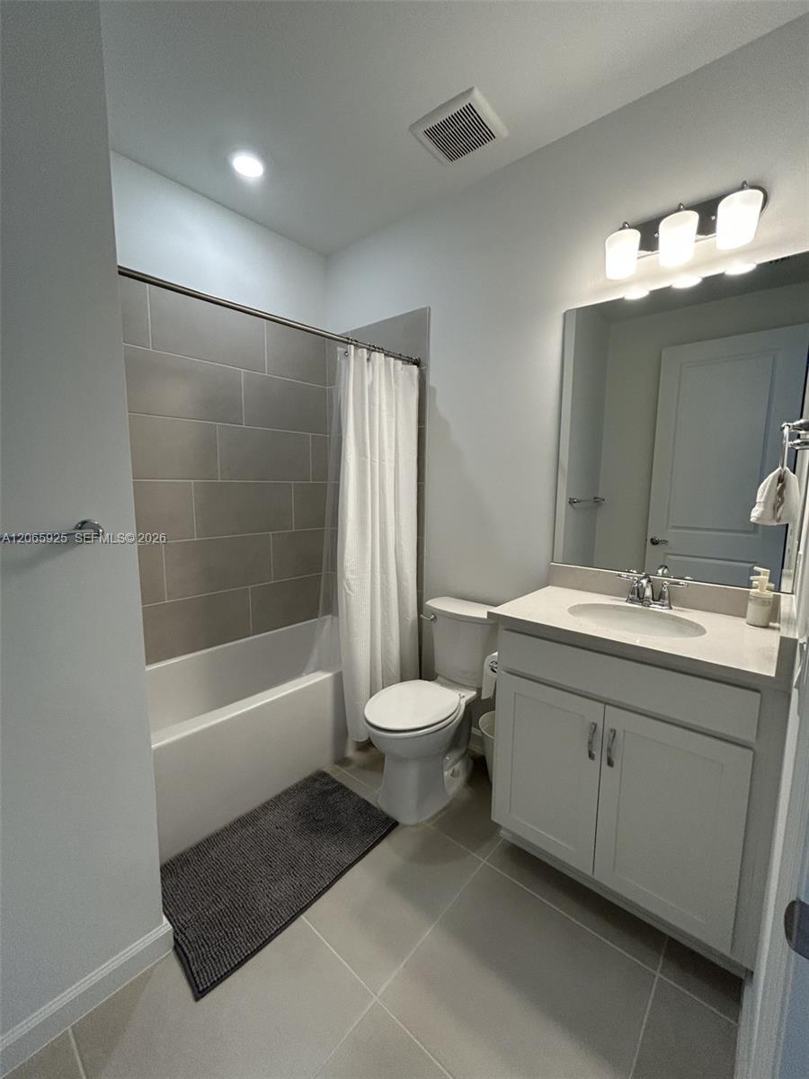 6385 Honor Way Property Photo 16