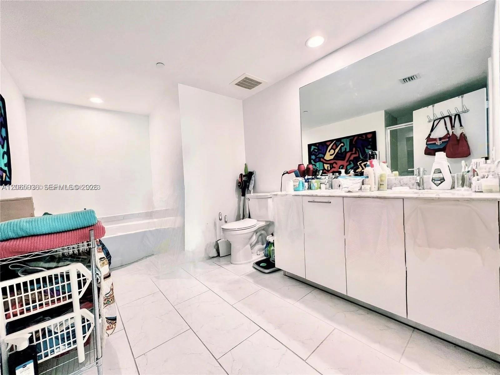 950 Brickell Bay Drive 1807 Property Photo 9