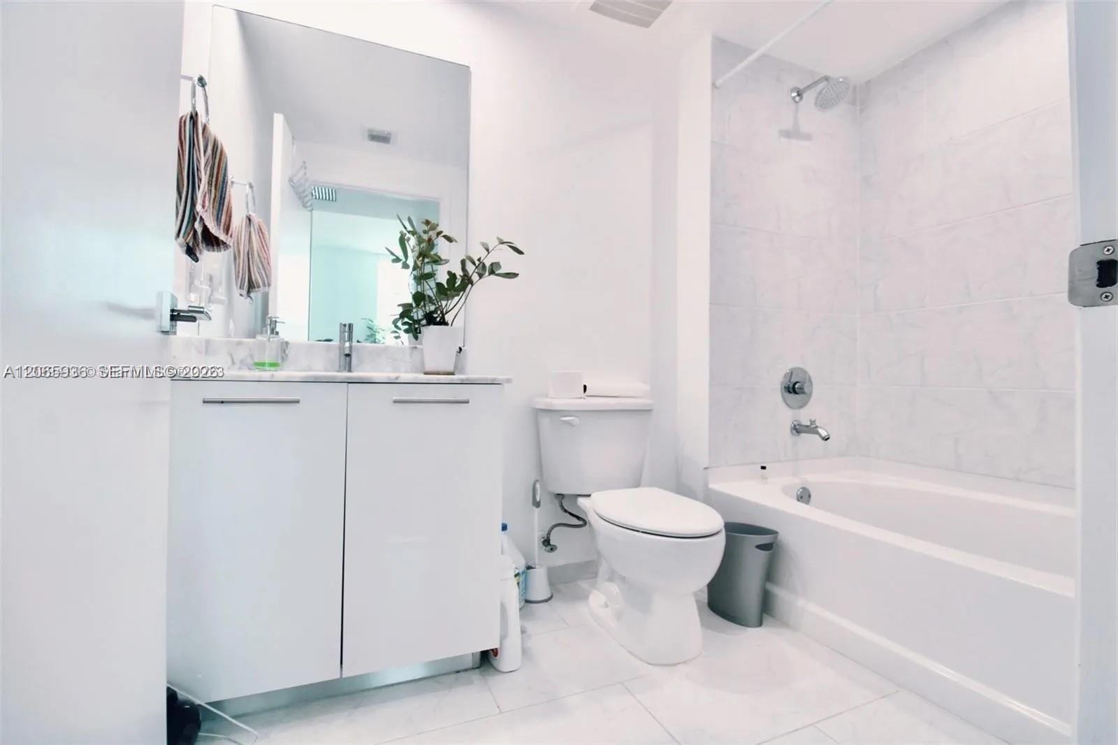 950 Brickell Bay Drive 1807 Property Photo 12