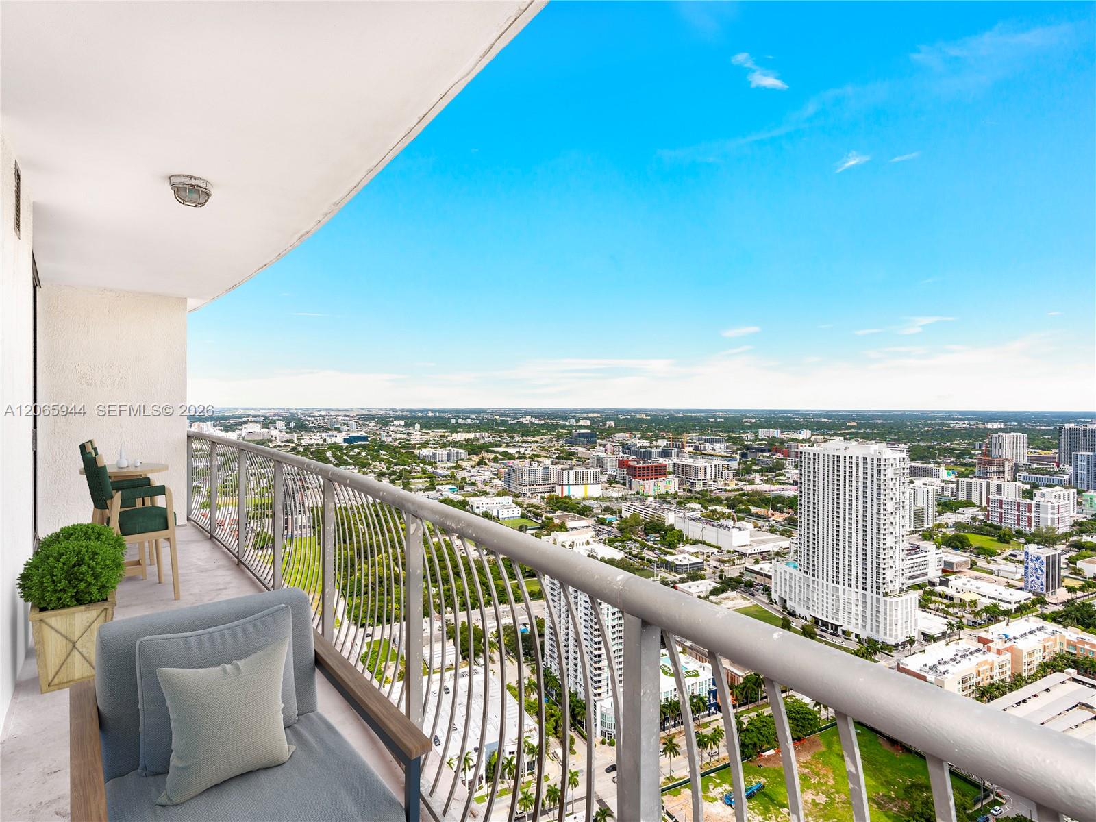 1750 N Bayshore Drive Ph-5309 Property Photo 2