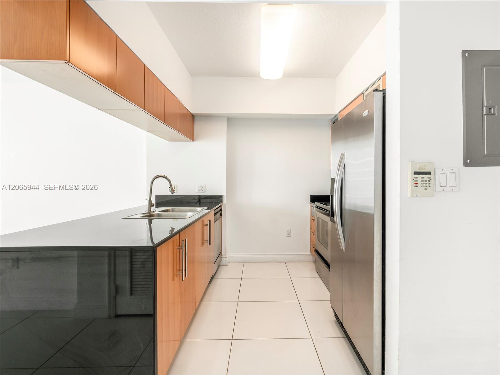 1750 N Bayshore Drive Ph-5309 Property Photo 4