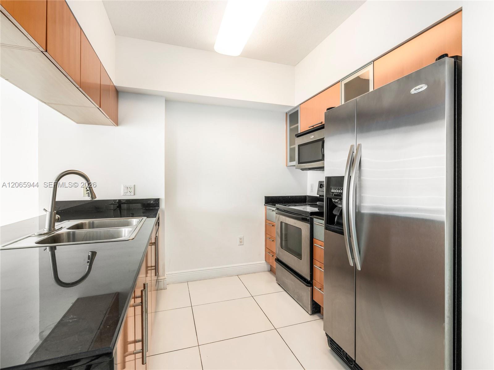1750 N Bayshore Drive Ph-5309 Property Photo 5