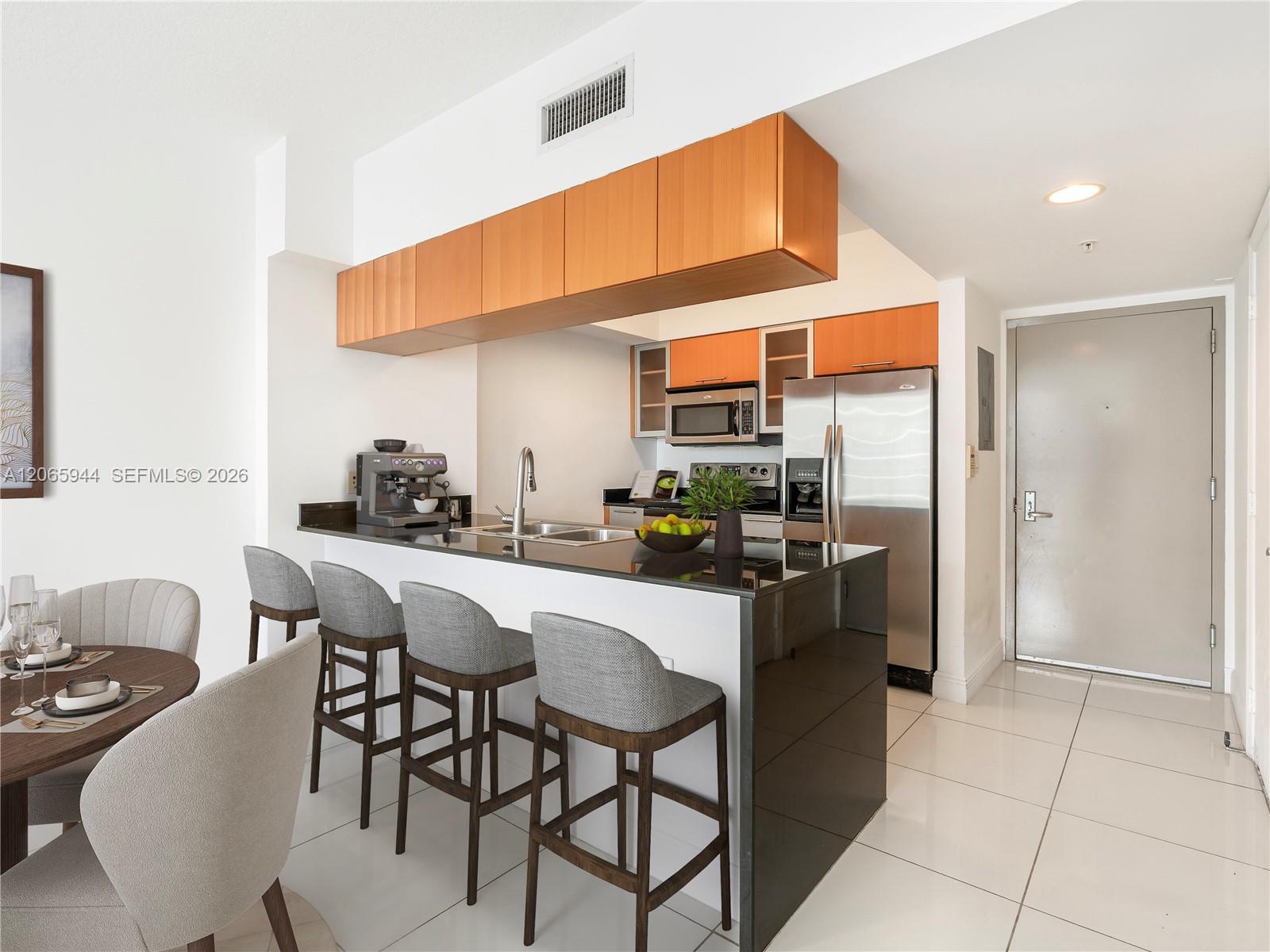 1750 N Bayshore Drive Ph-5309 Property Photo 6