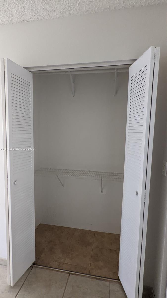 460 Lakeview Drive 4 Property Photo 9