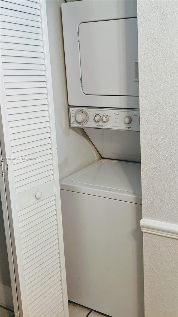 460 Lakeview Drive 4 Property Photo 21