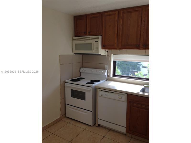 16919 N Bay Road 420 Property Photo 9