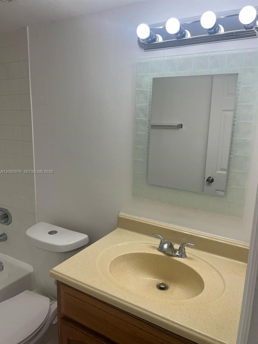 3399 Foxcroft Road 114 Property Photo 15