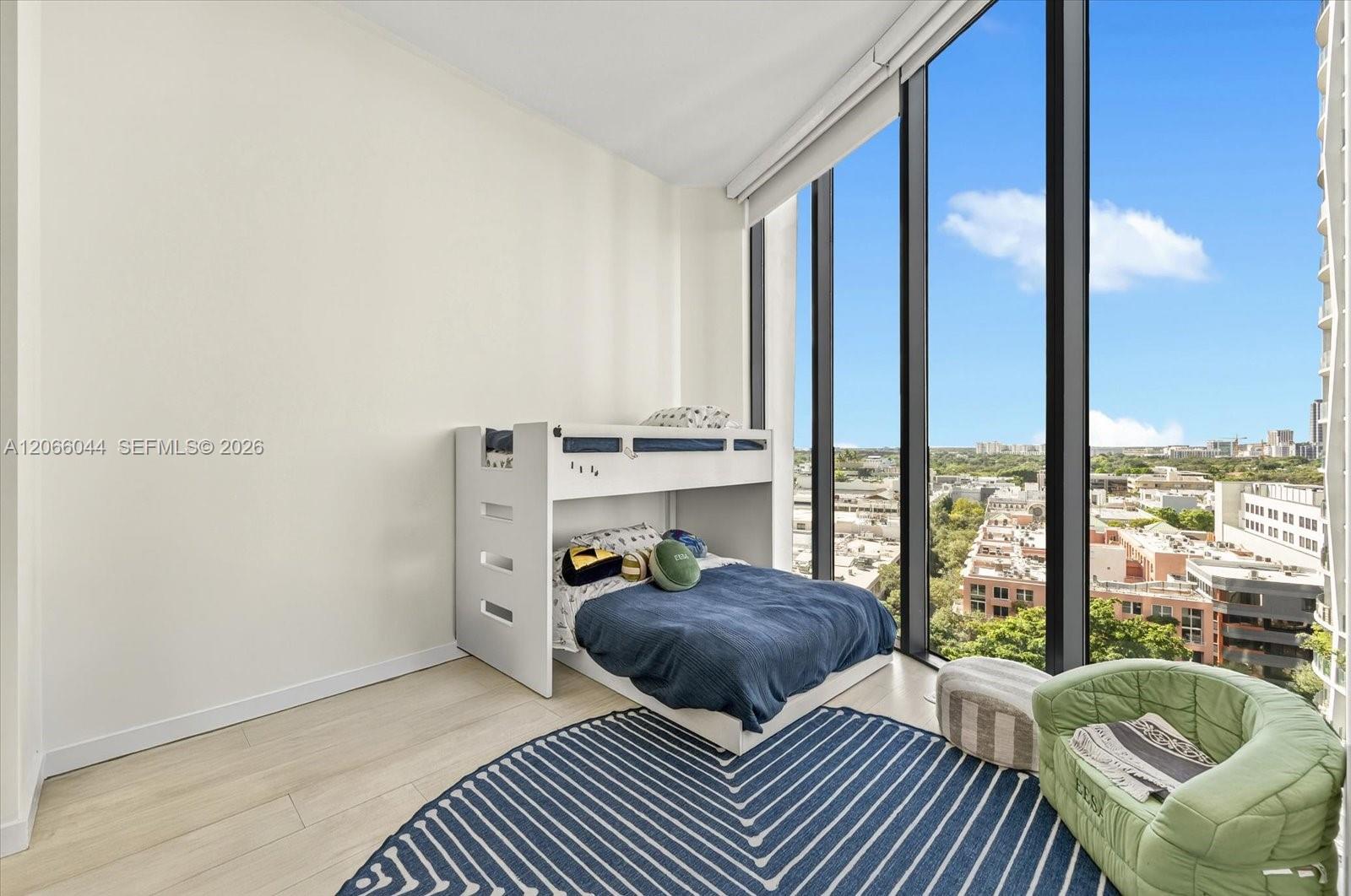 2821 S Bayshore Drive 11b Property Photo 18