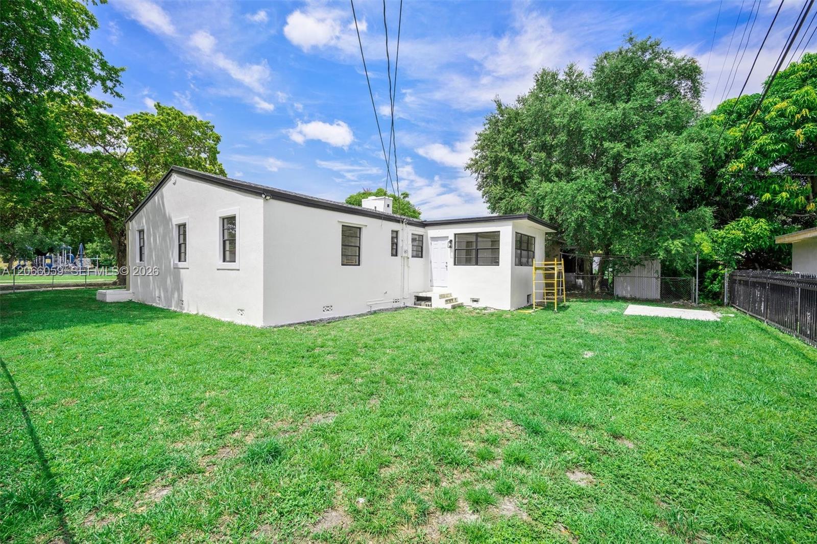 1157 Nw 45th Street Property Photo 13