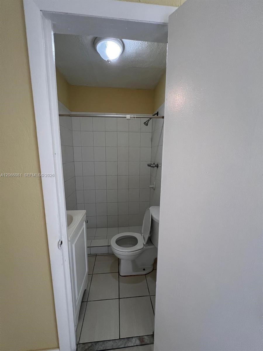 1625 Nw 35th Street A7 Property Photo 5