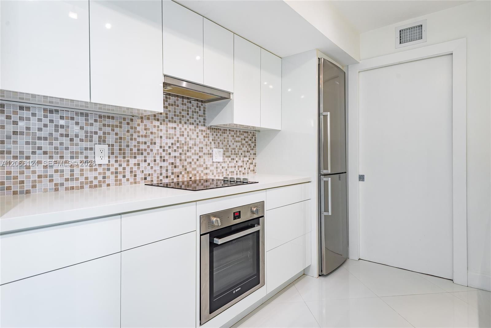 6917 Collins Avenue 720 Property Photo 4